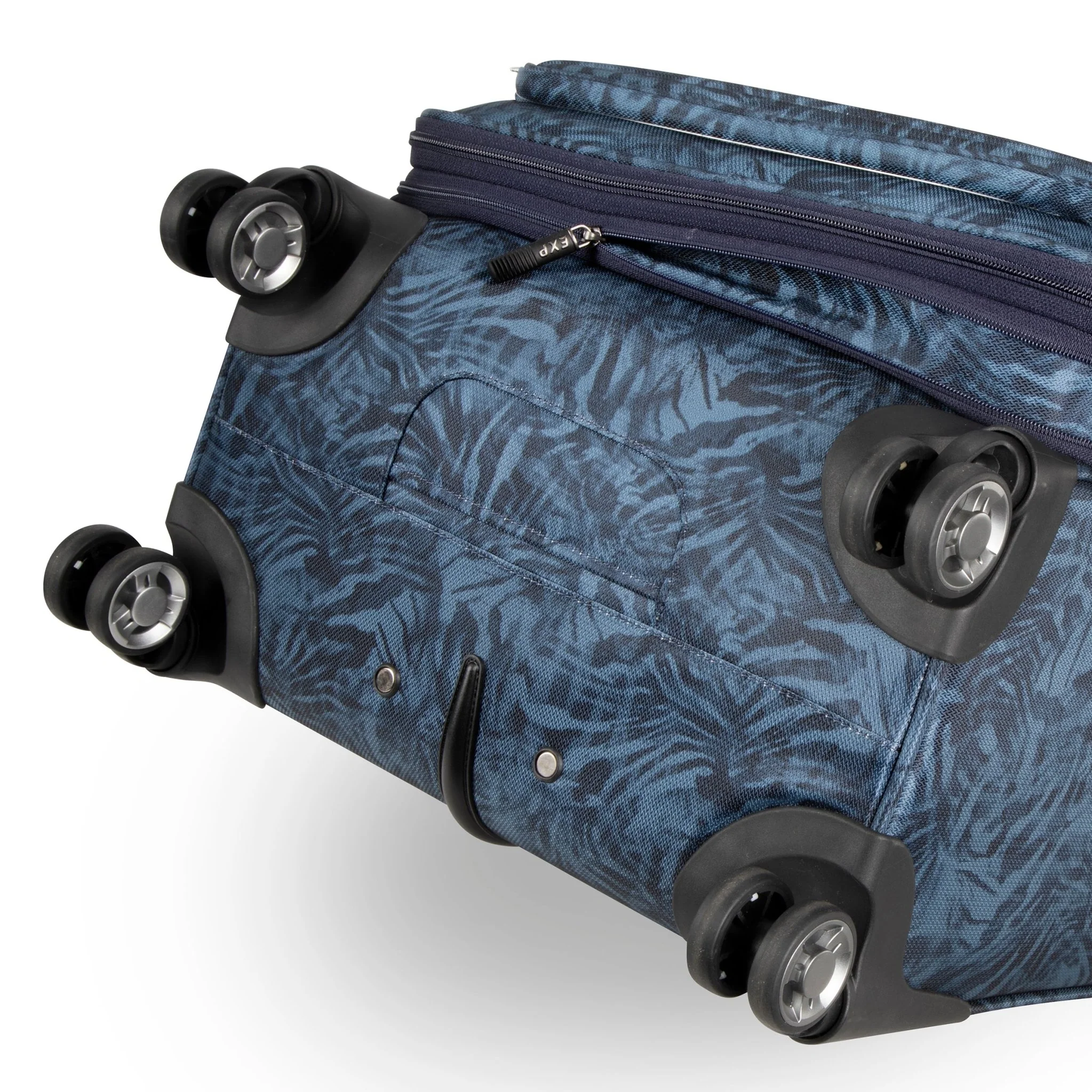 Avalon Softside 2-Piece Set (20" Carry-on & 24" Medium Checked) - Image 27
