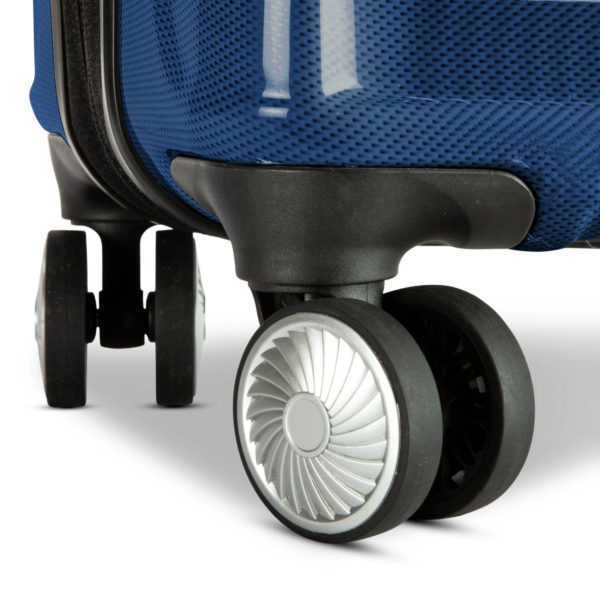 Claremont 2.0 Hardside Medium Check-In Expandable Spinner - Image 6