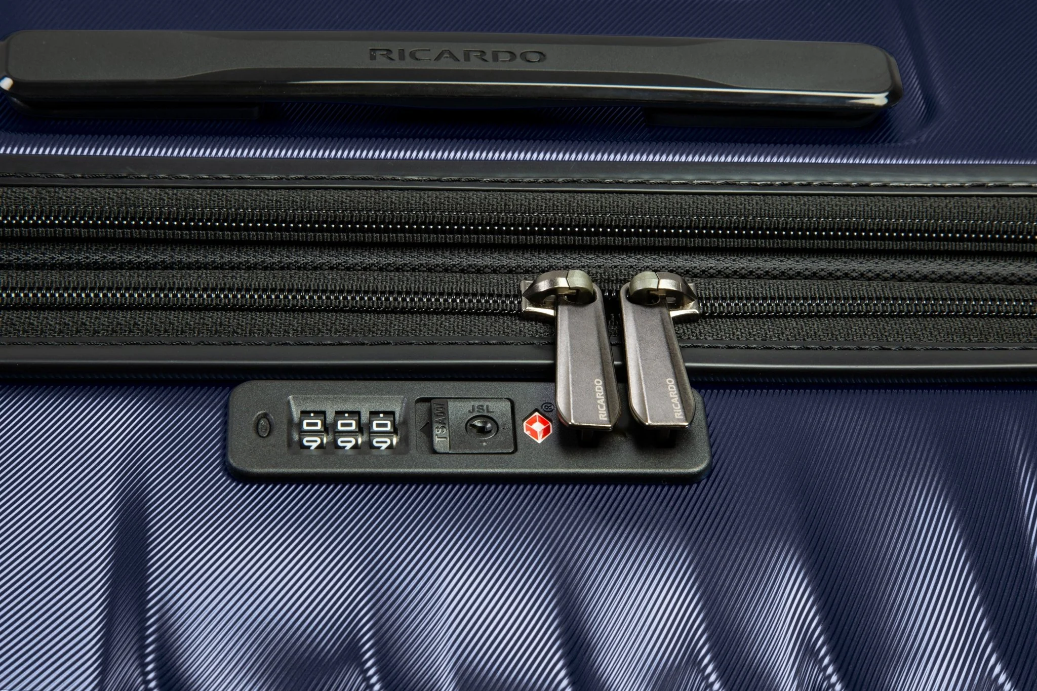 Laguna Hardside 2-Piece Set Expandable Spinner, (20" Carry-on & 28" Large Checked) - Image 15