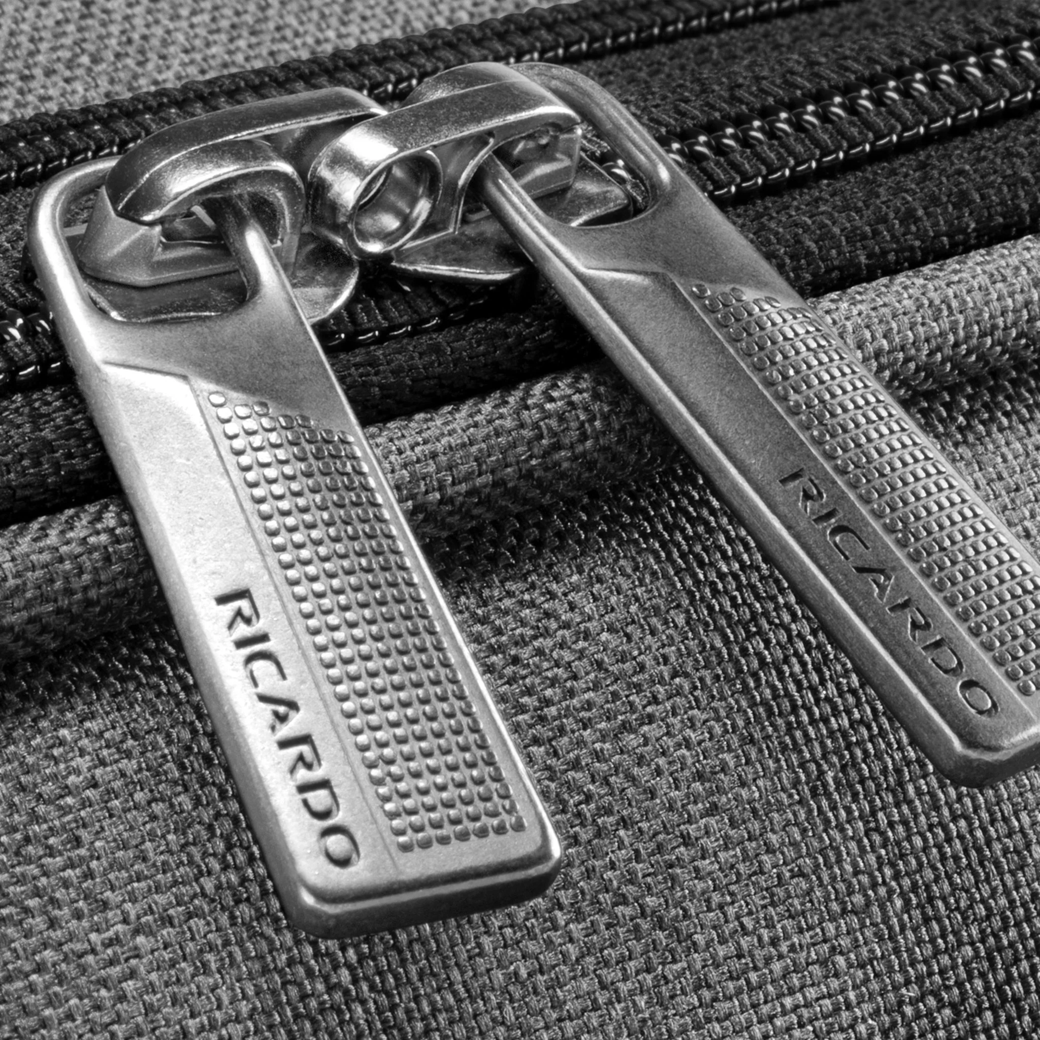 Malibu Bay 3.0 Softside Medium Check-In Expandable Spinner - Image 18