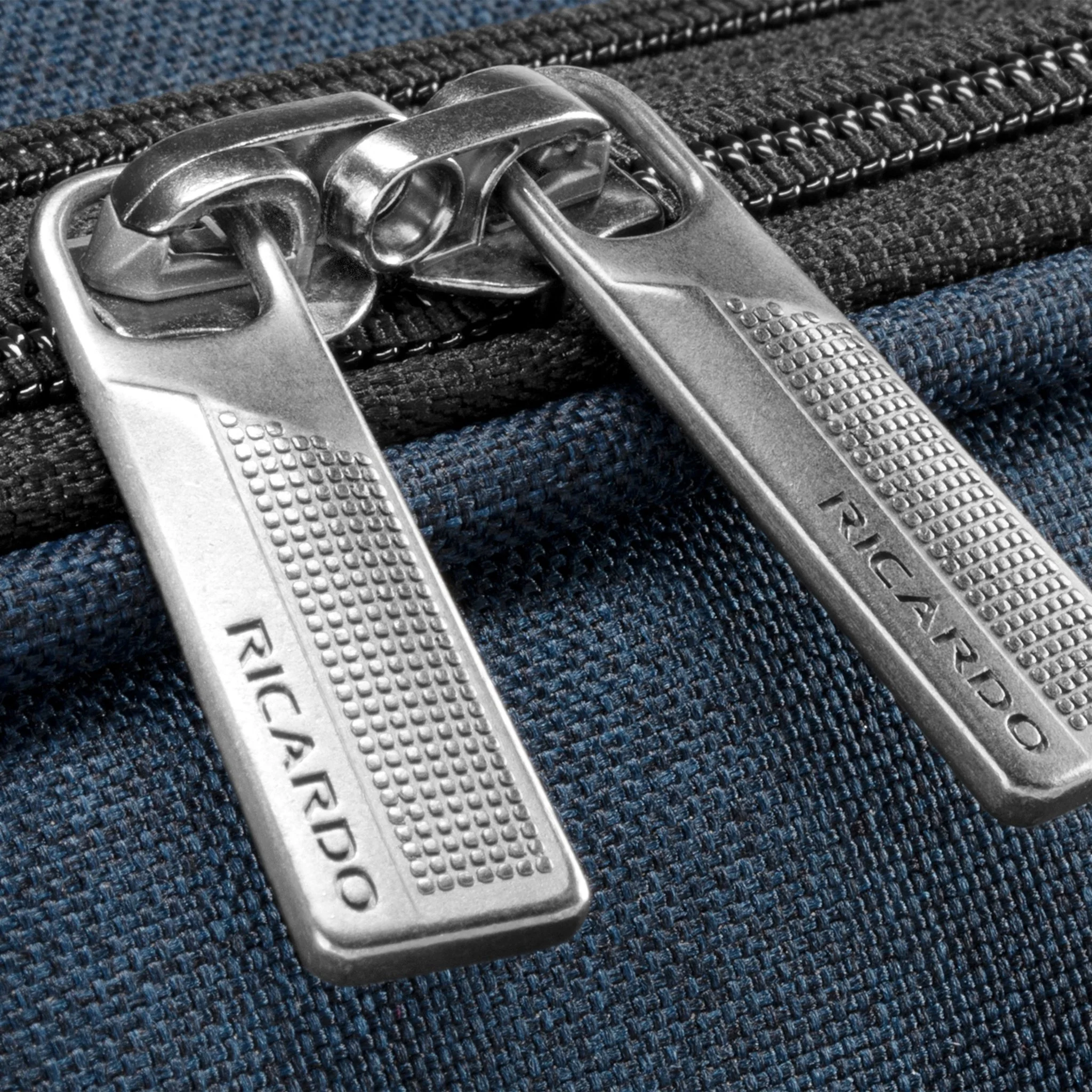 Malibu Bay 3.0 Softside Medium Check-In Expandable Spinner - Image 7