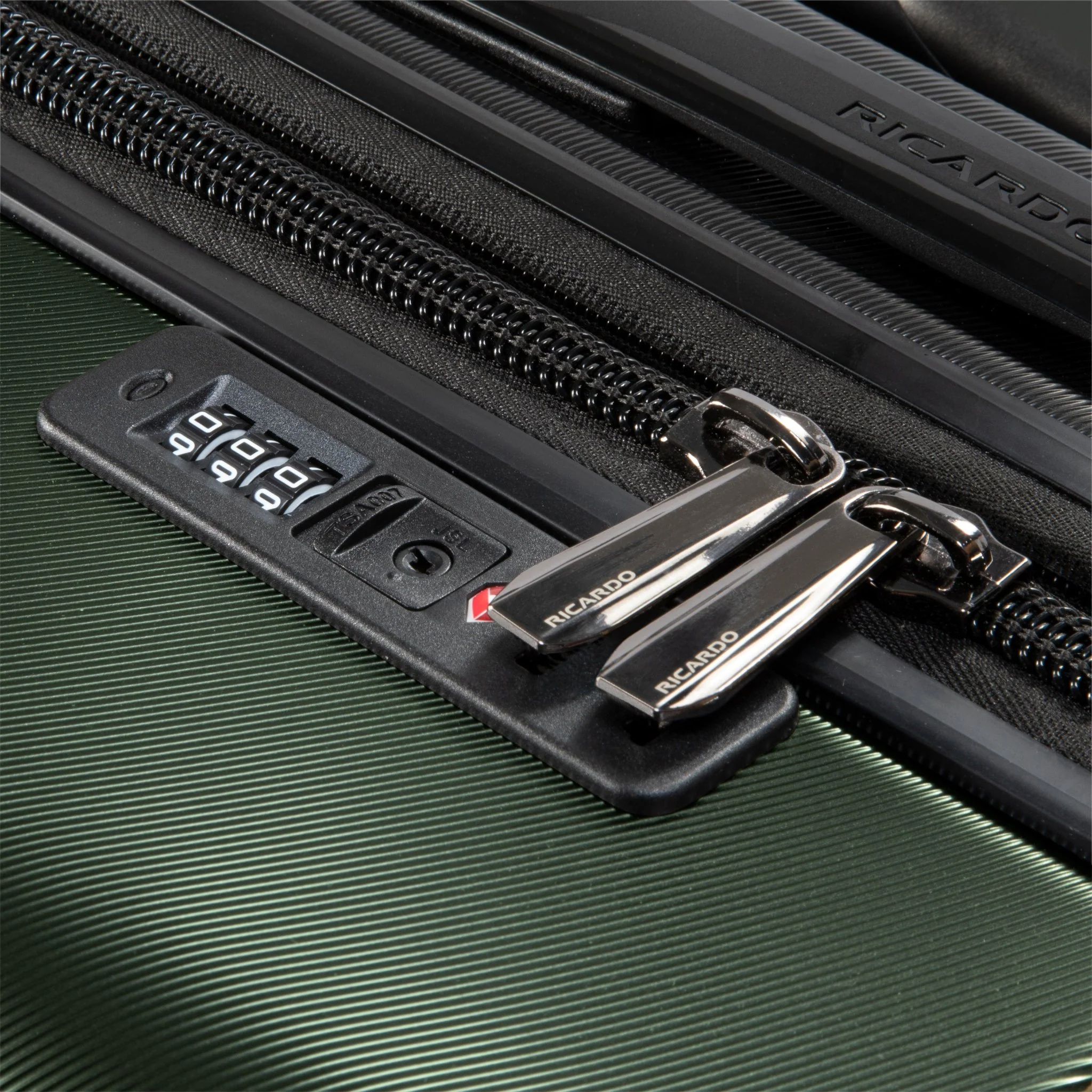 Montecito 2.0 Hardside Medium Check-in Expandable Spinner - Image 14