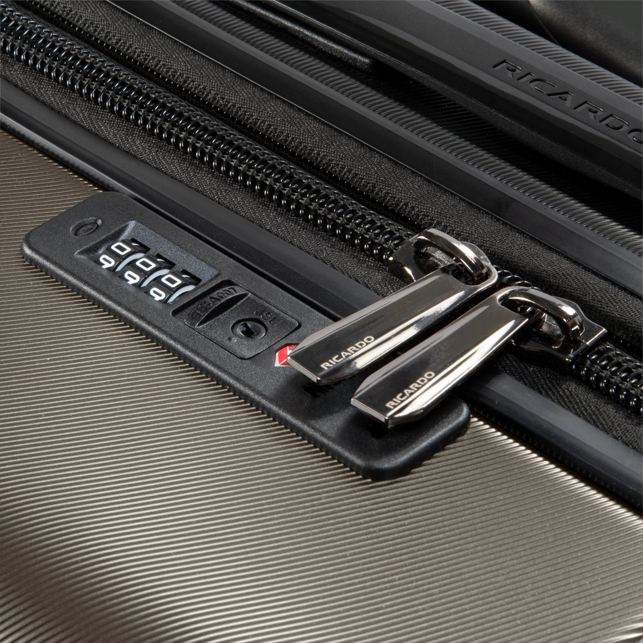 Montecito 2.0 Hardside Medium Check-in Expandable Spinner - Image 32