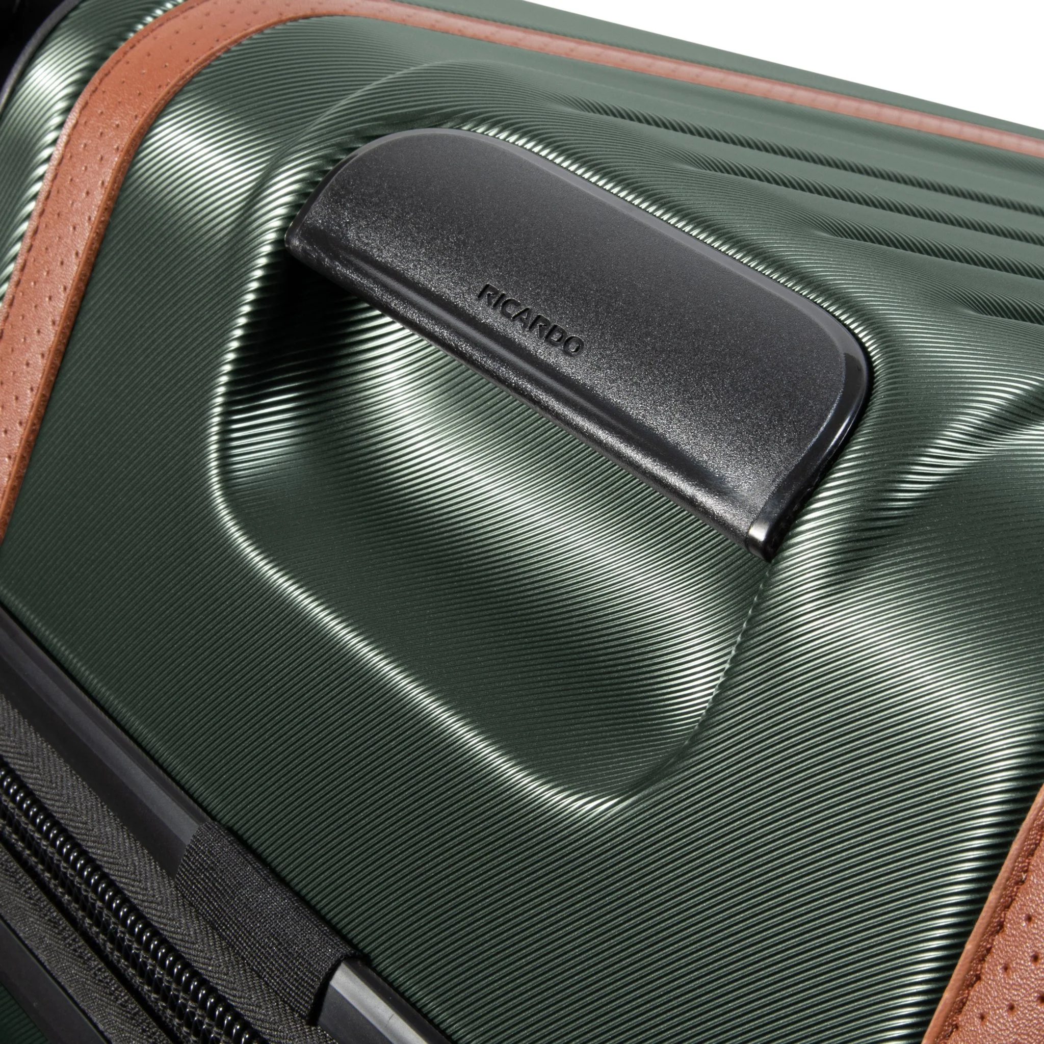 Montecito 2.0 Hardside Medium Check-in Expandable Spinner - Image 7