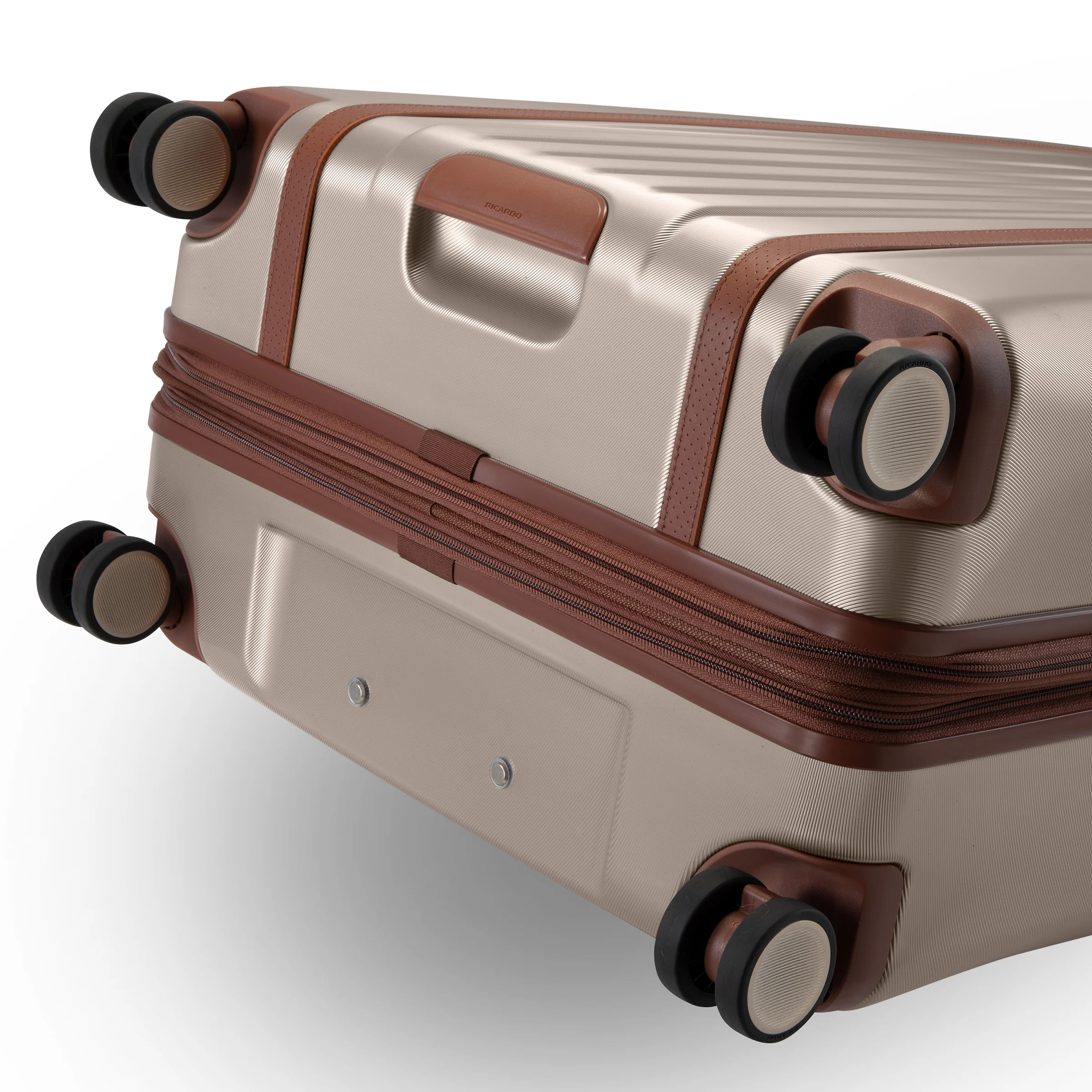 Montecito 2.0 Hardside Medium Check-in Expandable Spinner - Image 41
