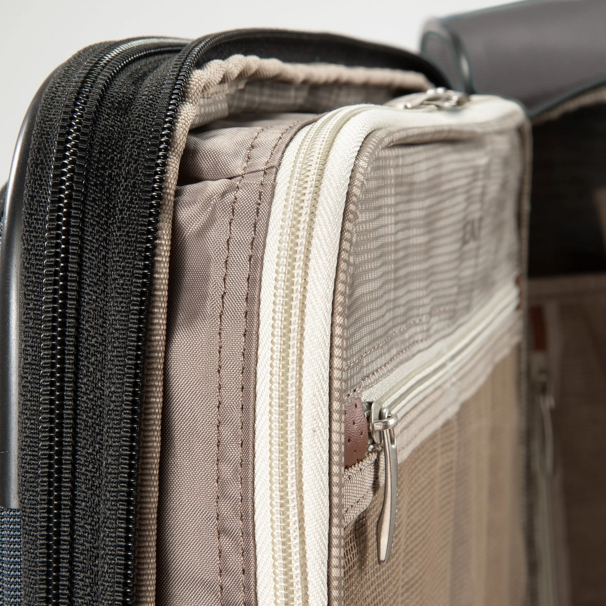 Montecito 3.0 Softside Carry-On Expandable Spinner - Image 18